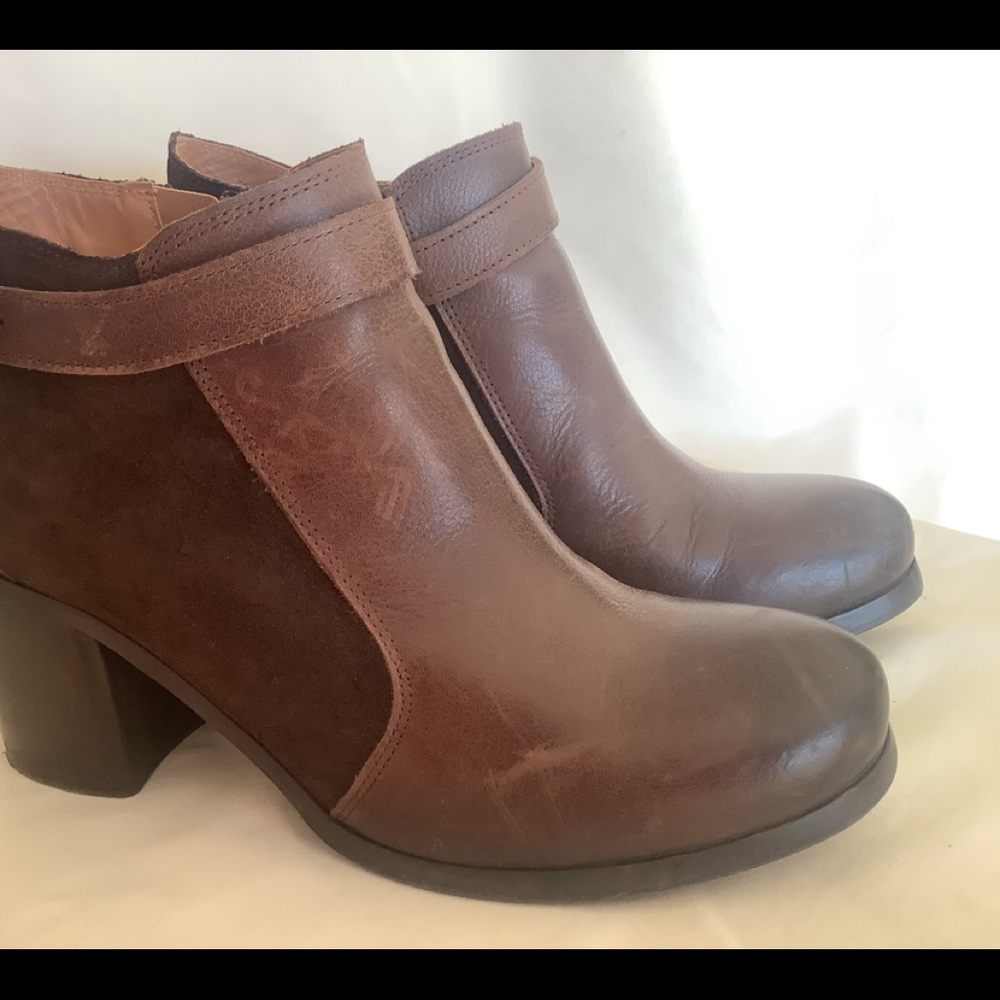 Levi’s Calimesa ankle boots; size 9 - Picture 3 of 8